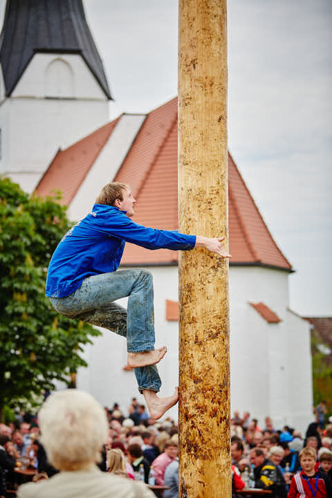 Gemeinde Hebertsfelden Landkreis Rottal-Inn Rottenstuben Maibaumsteigen (Dirschl Johann) Deutschland PAN